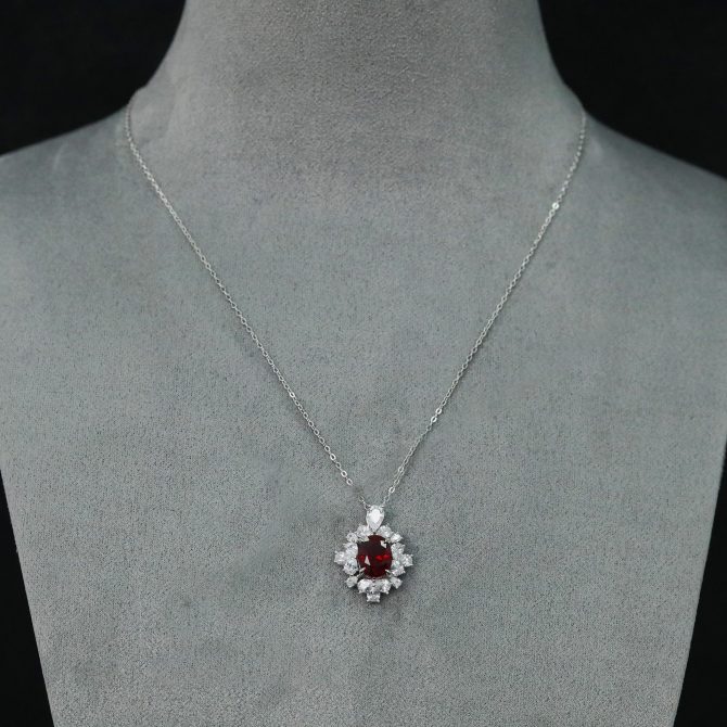 925 Silver Gold-Plated High Carbon Diamond Pigeon Blood Red 3-Carat Egg-Shaped Ruby Necklace – Luxurious & Stunning Design - Image 3